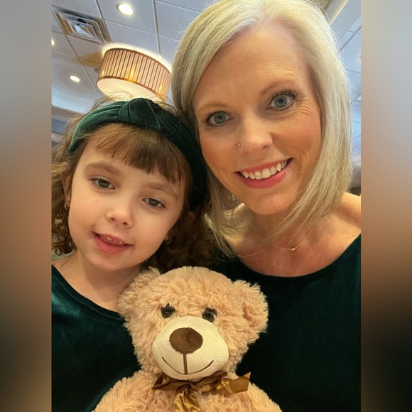 Meet your Posher, Lynn - Picture 2 of 6